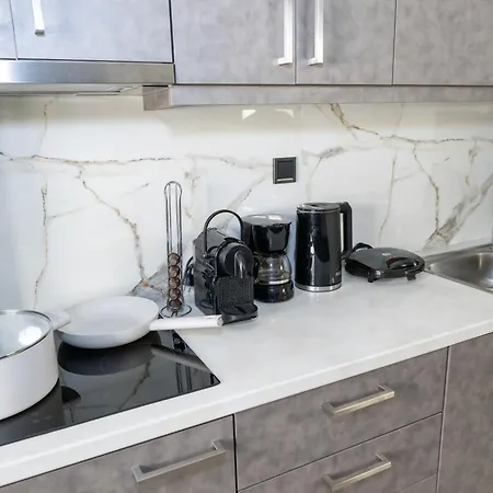 Giolanda Patrasso - Modern In The Center Of Lägenhet *