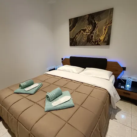 Lägenhet Giolanda Patrasso - Modern In The Center Of *