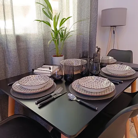 Giolanda Patrasso - Modern In The Center Of *