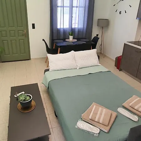 Giolanda Patrasso - Modern In The Center Of *