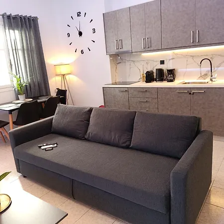 Giolanda Patrasso - Modern In The Center Of 파트라