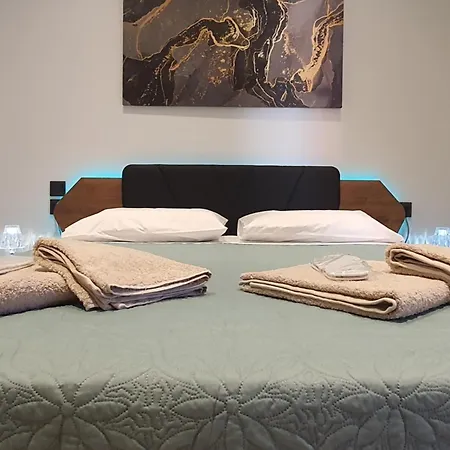 Giolanda Patrasso - Modern In The Center Of * 파트라