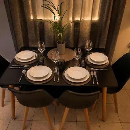 Giolanda Patrasso - Modern In The Center Of Apartment