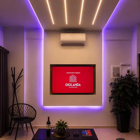 Giolanda Patrasso - Modern In The Center Of Apartment