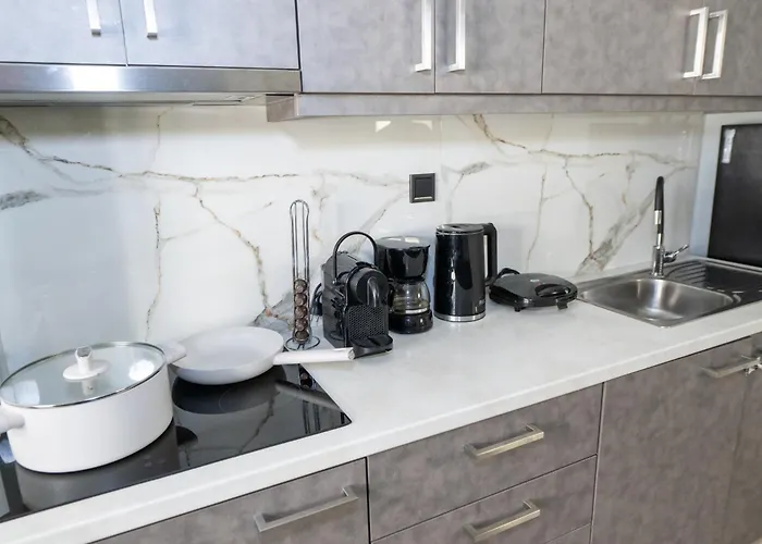 Giolanda Patrasso - Modern In The Center Of Apartment *