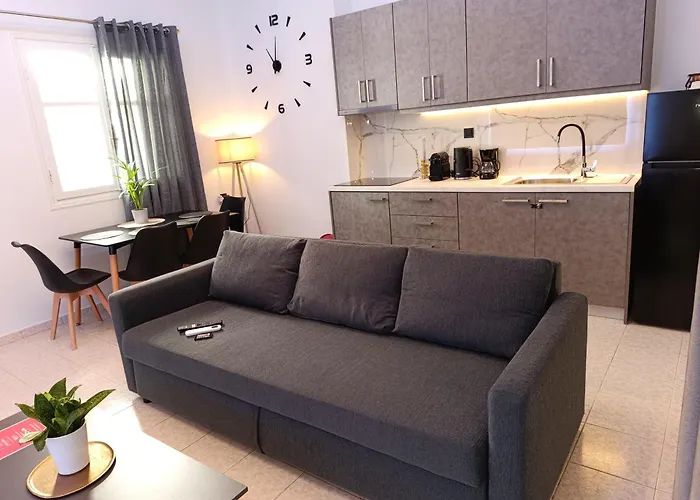 Giolanda Patrasso - Modern In The Center Of Patras