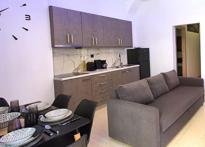 Giolanda Patrasso - Modern In The Center Of * Patras