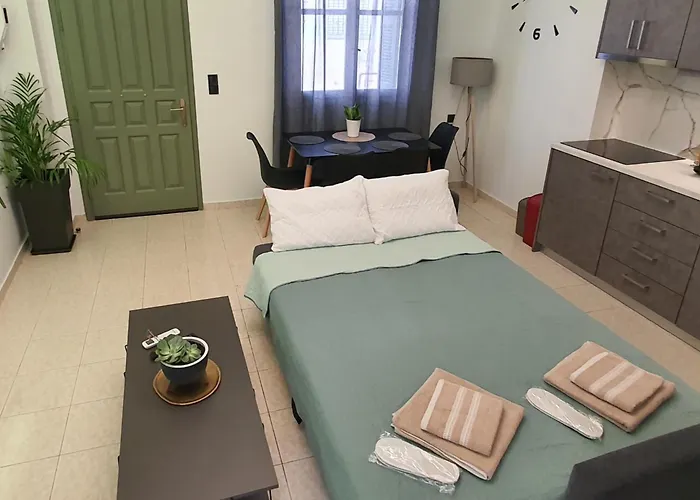 Giolanda Patrasso - Modern In The Center Of *