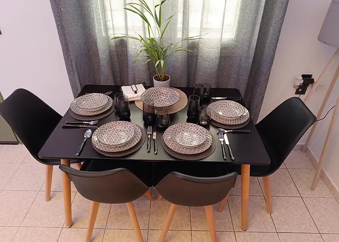 Giolanda Patrasso - Modern In The Center Of *